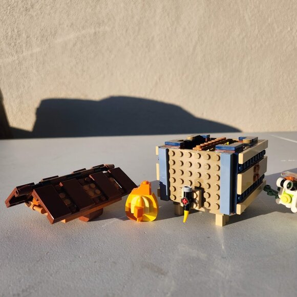 LEGO BEEHIVE BEE HIVE BEEKEEPING HONEY Bees Honeycomb Flowhive Flow Hive - Picture 2 of 5